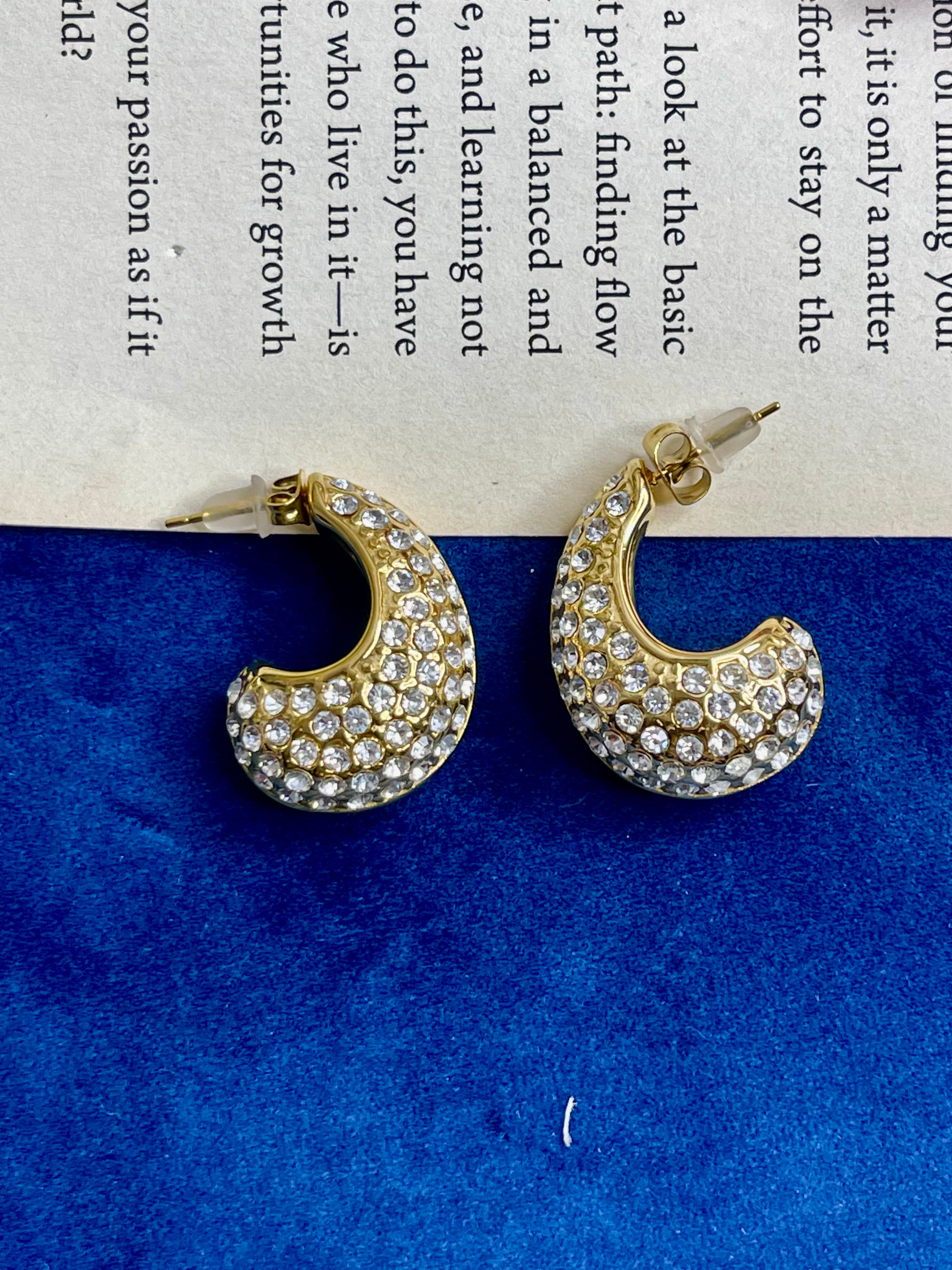 Starlit Curve Golden studs