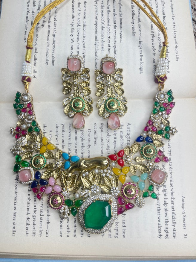 Emerald Vantara Necklace Set