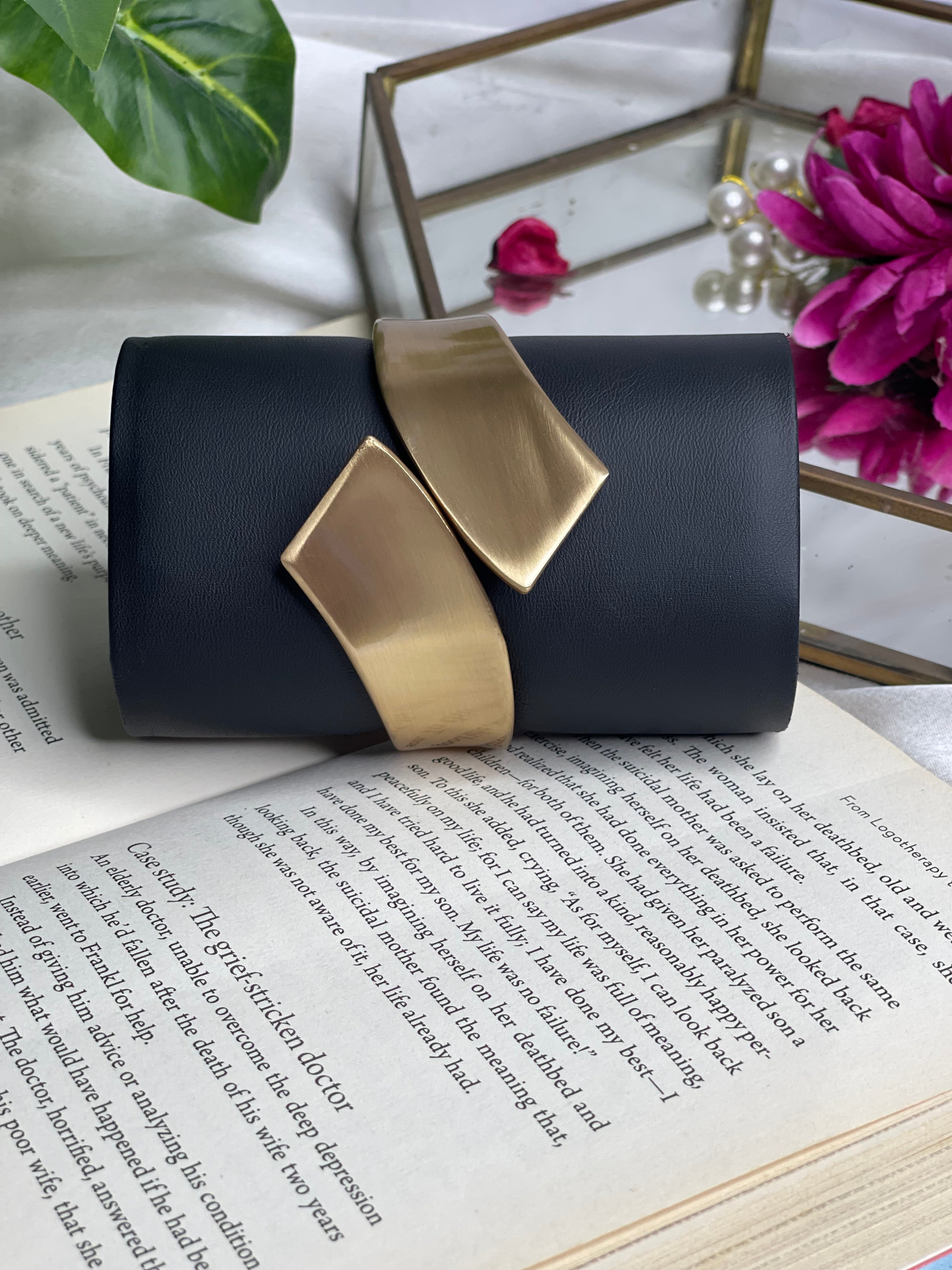 Geometric Overlap Cuff