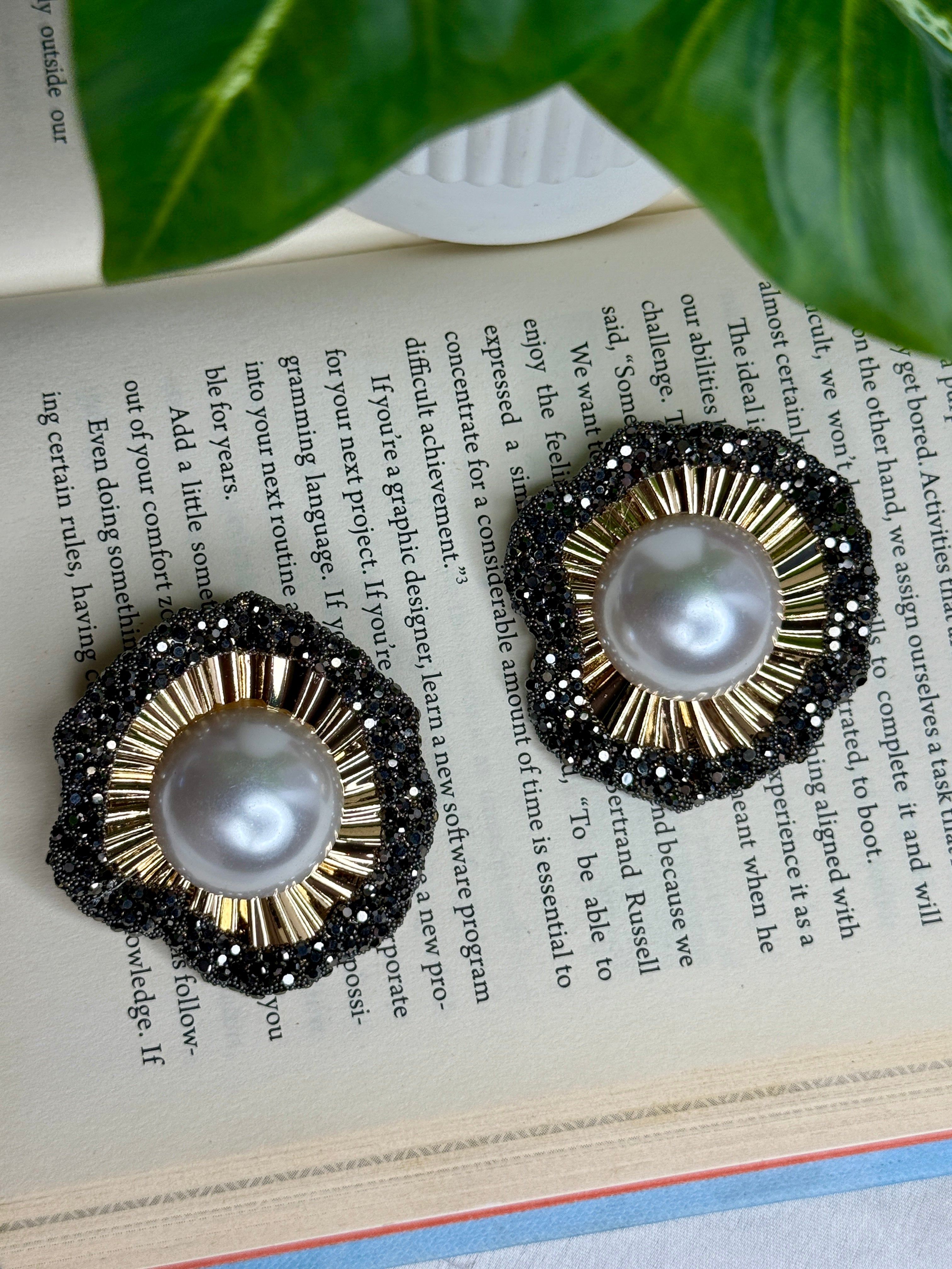 Grey Noor Blossom Pearl Stud