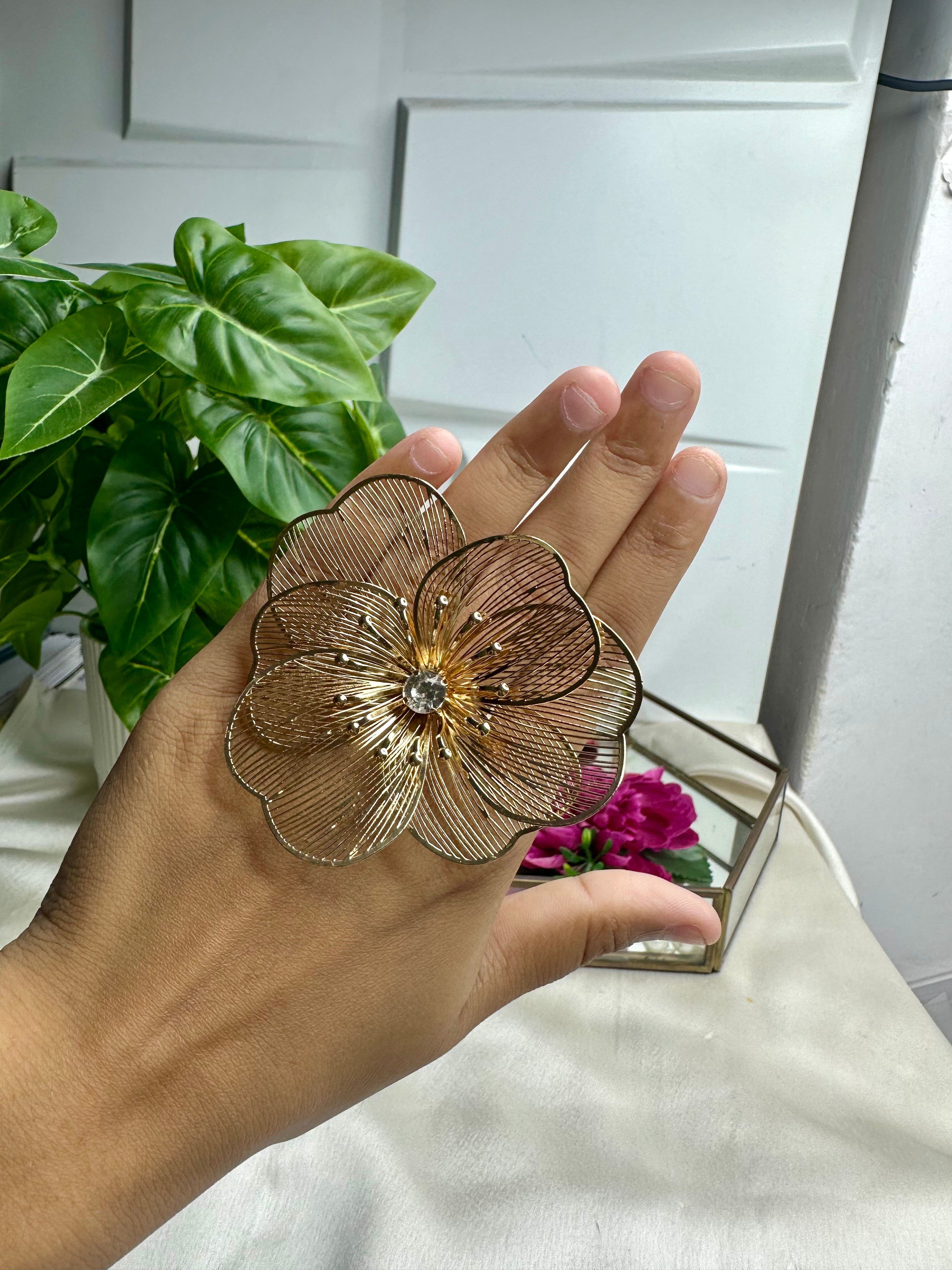 Golden 3D Flower Ring