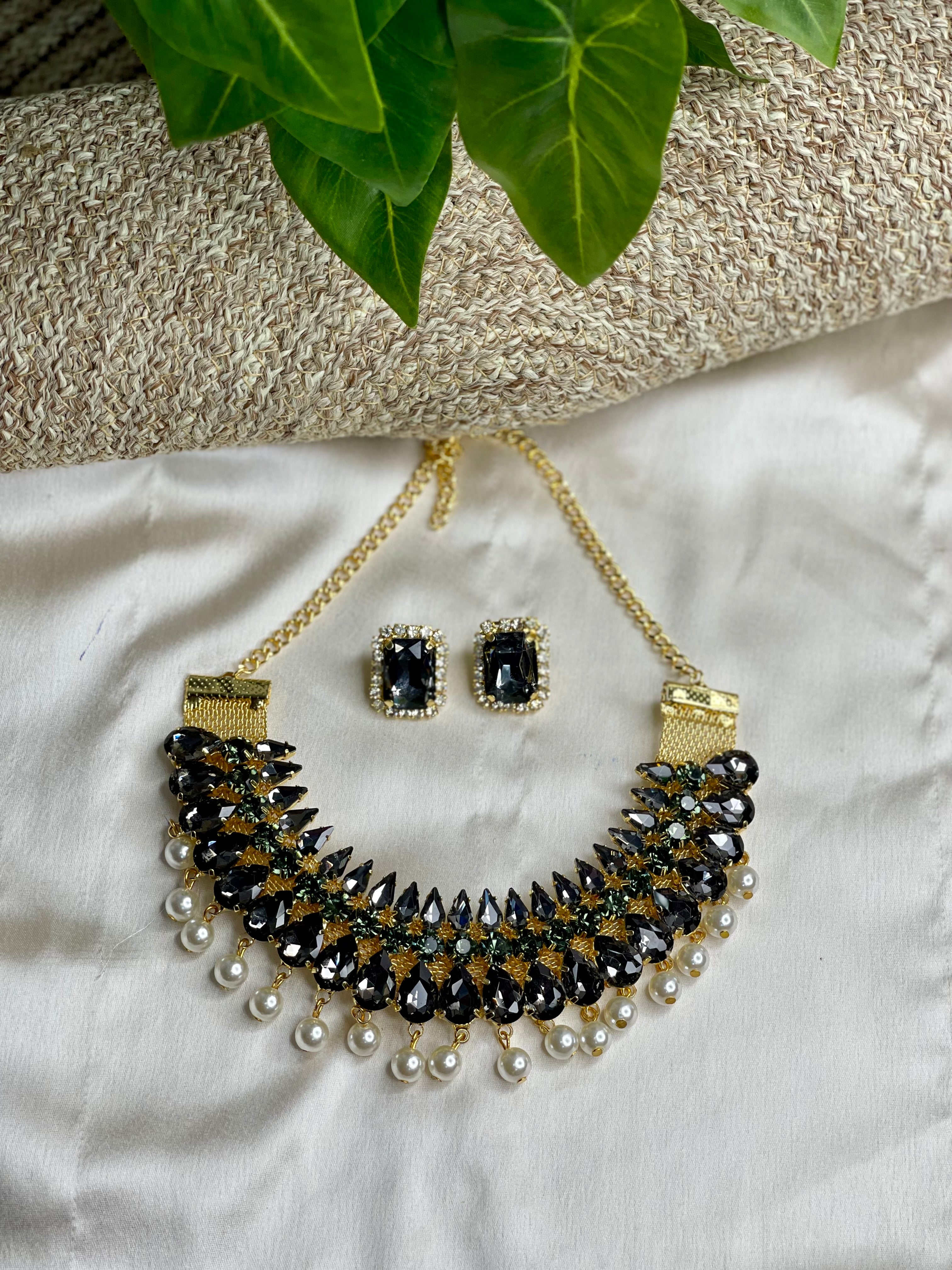 Grey Bliss Neckpiece Set