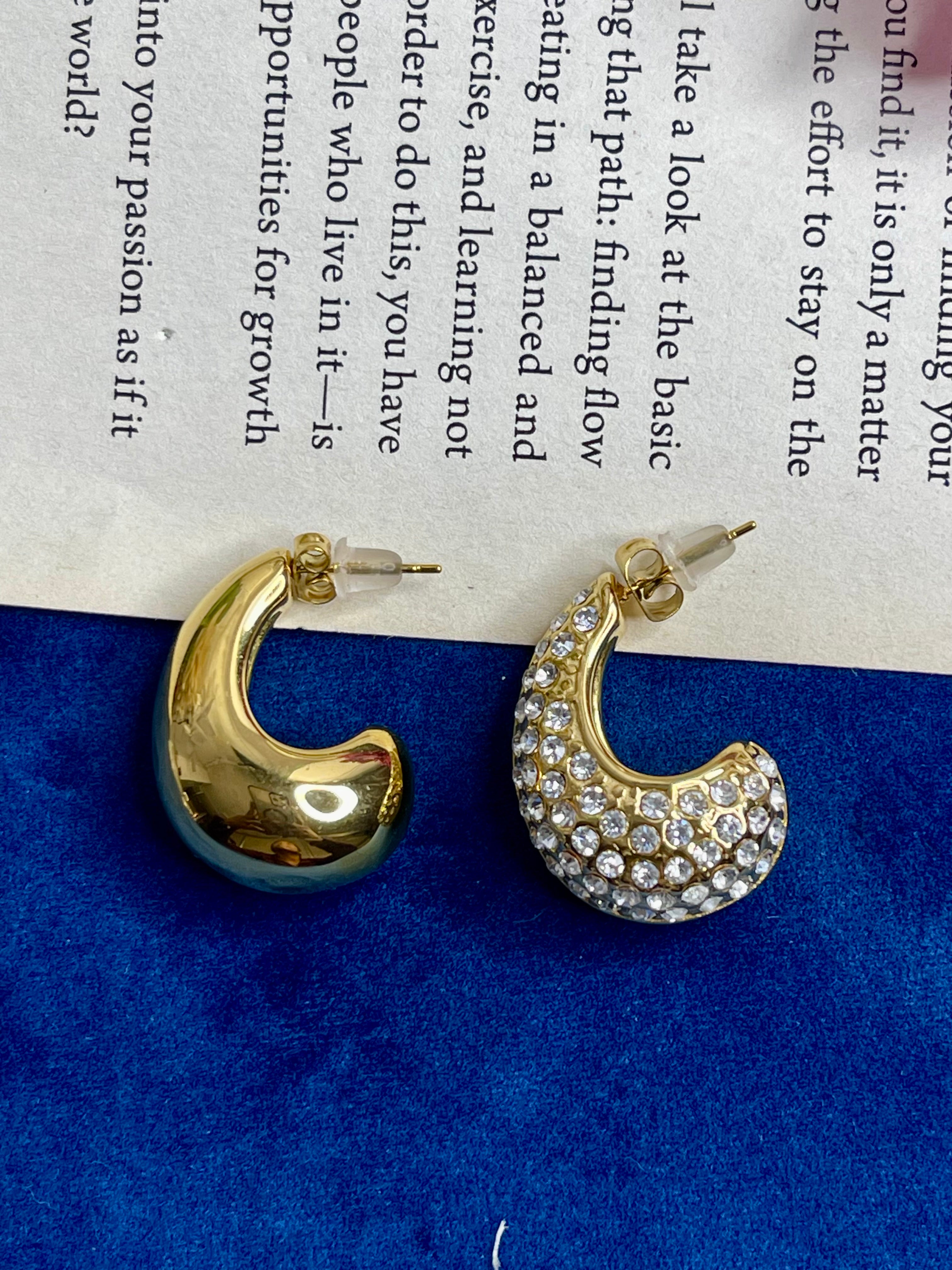Starlit Curve Golden studs