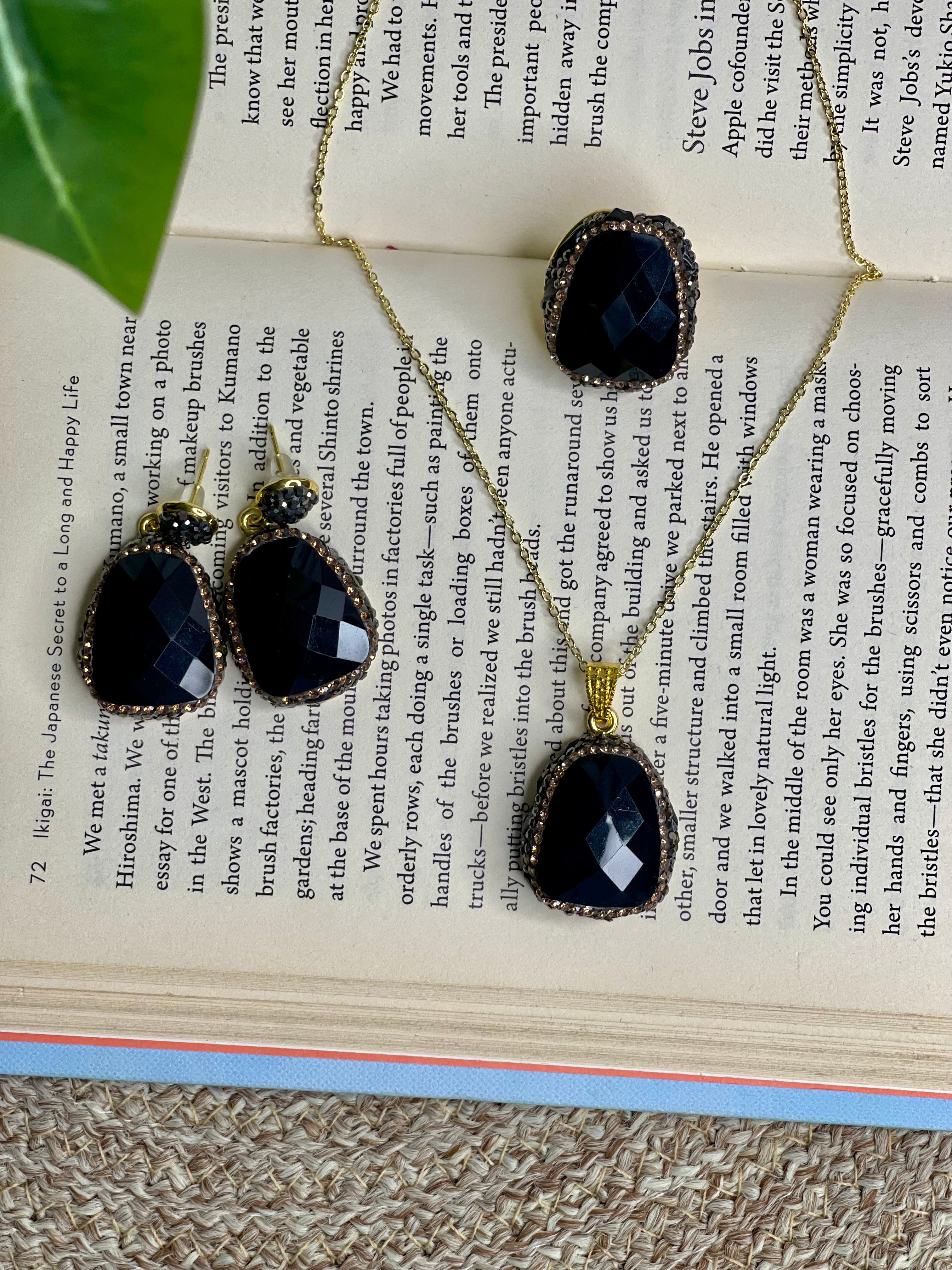 Black Gemstone Necklace Set with Ring