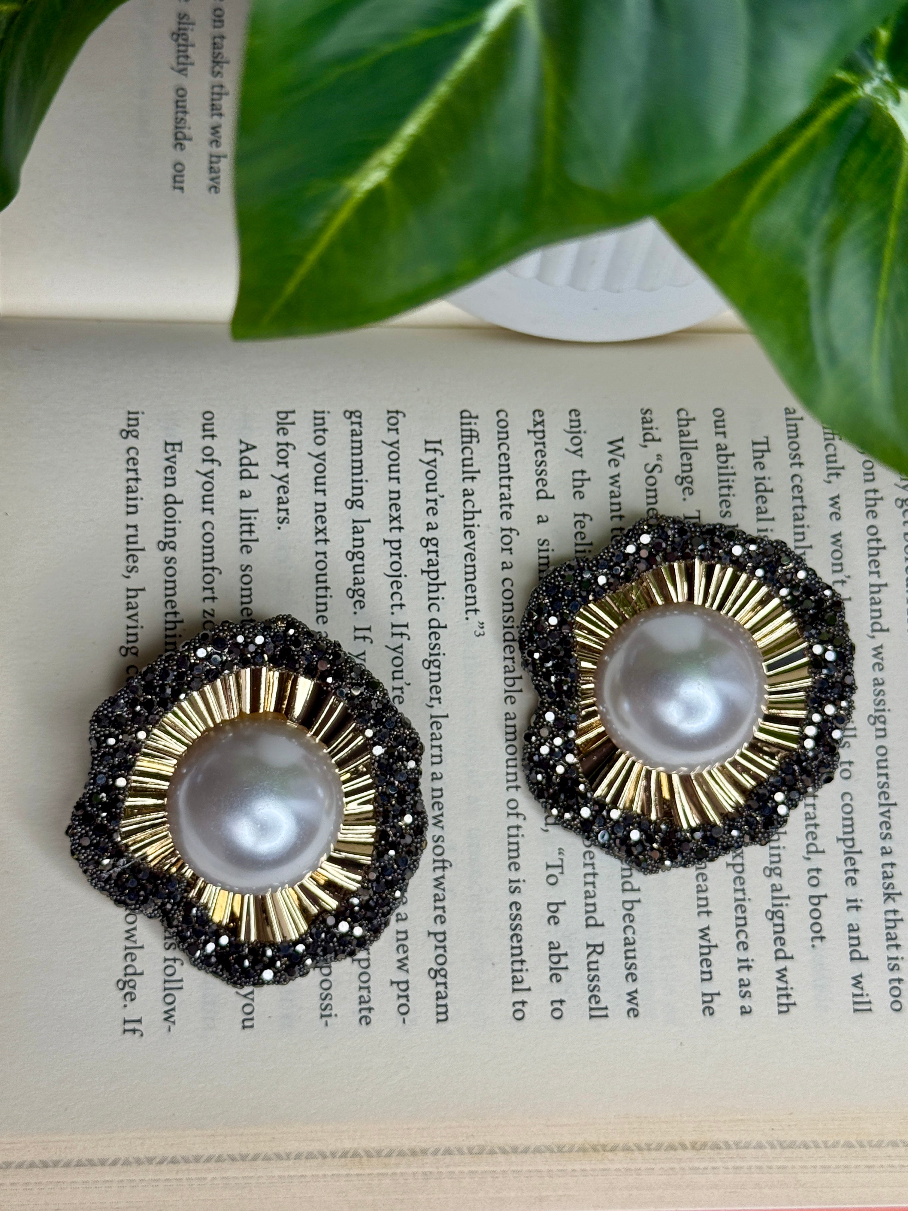 Grey Noor Blossom Pearl Stud