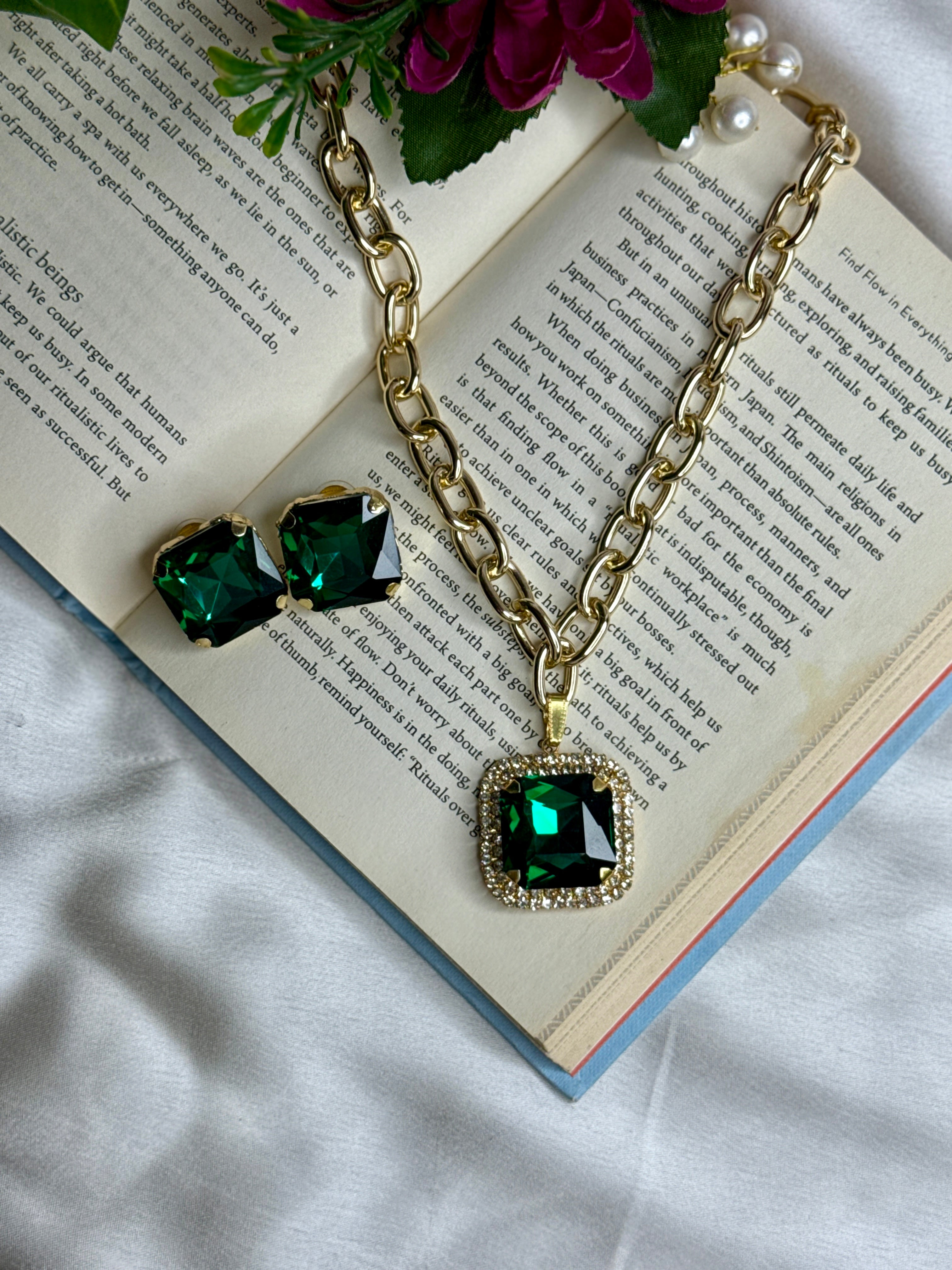 Green Royale Pendant Set