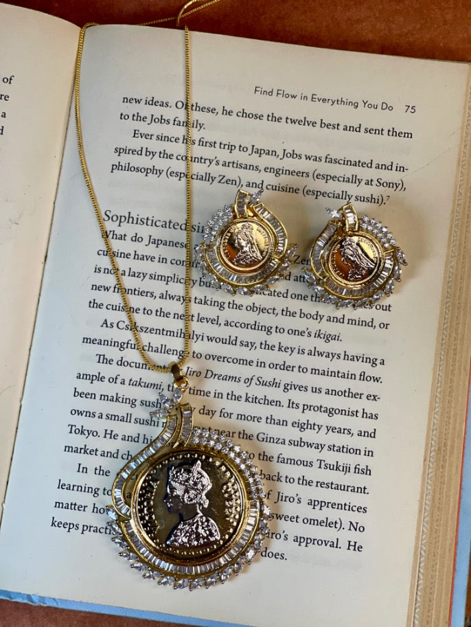 Coin Pendant Necklace Set