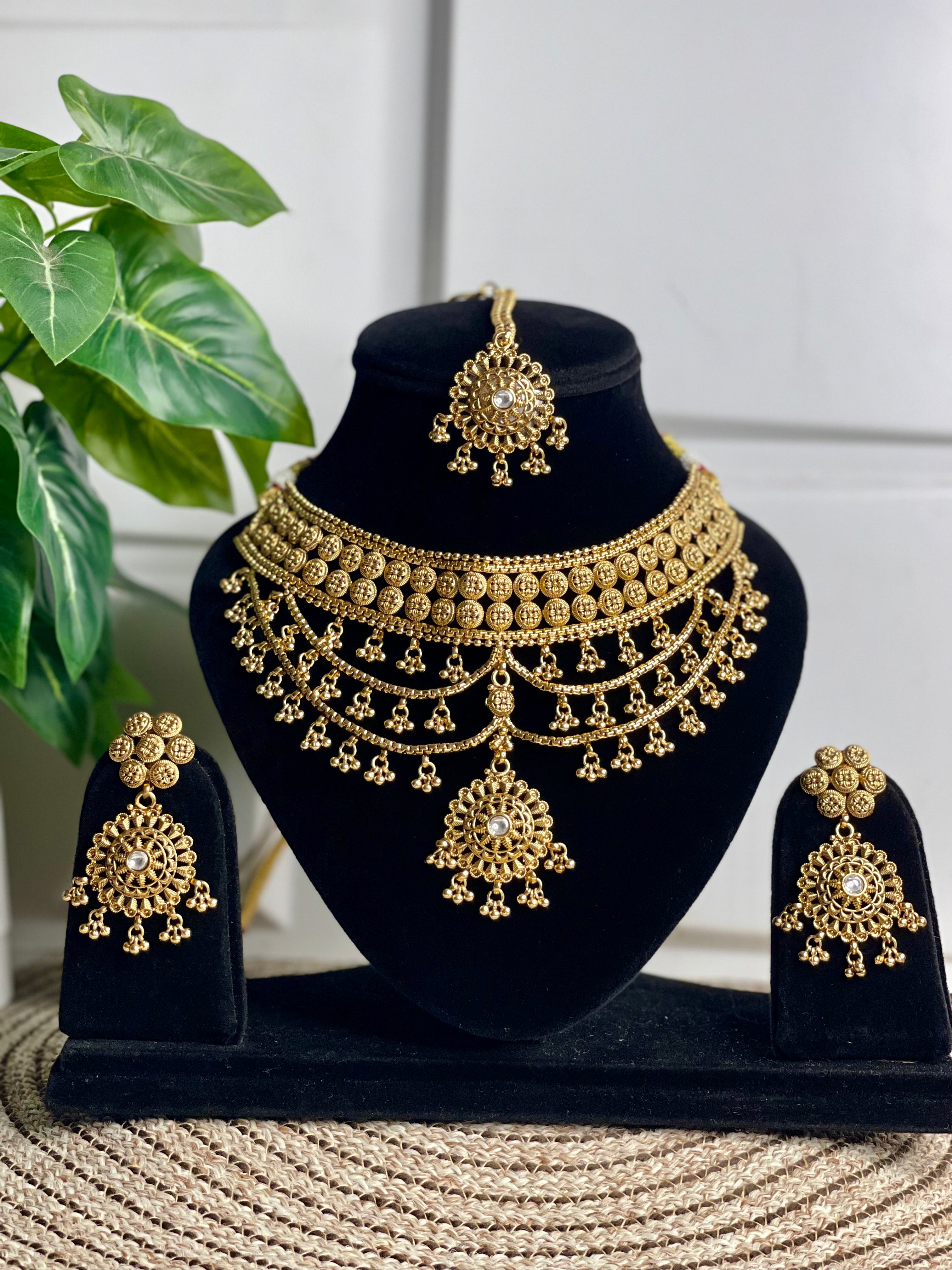 Royal Heritage Choker Set With Maang Tikka