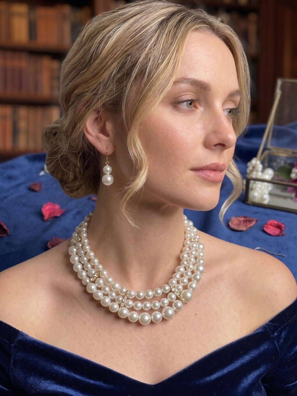 Classic Pearl Layered Necklace Set