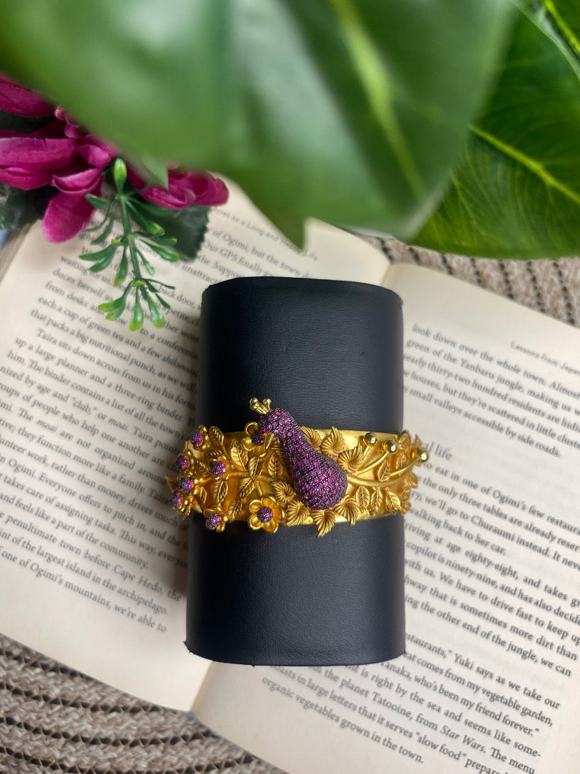 Kiara Peacock Jungle Kada
