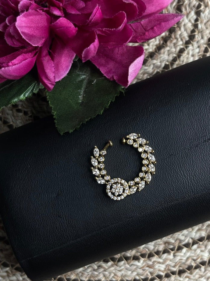 Noor Floral AD Hoop Nose Pin