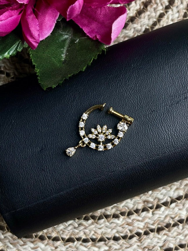 Ash Noor AD Hoop Nose Pin