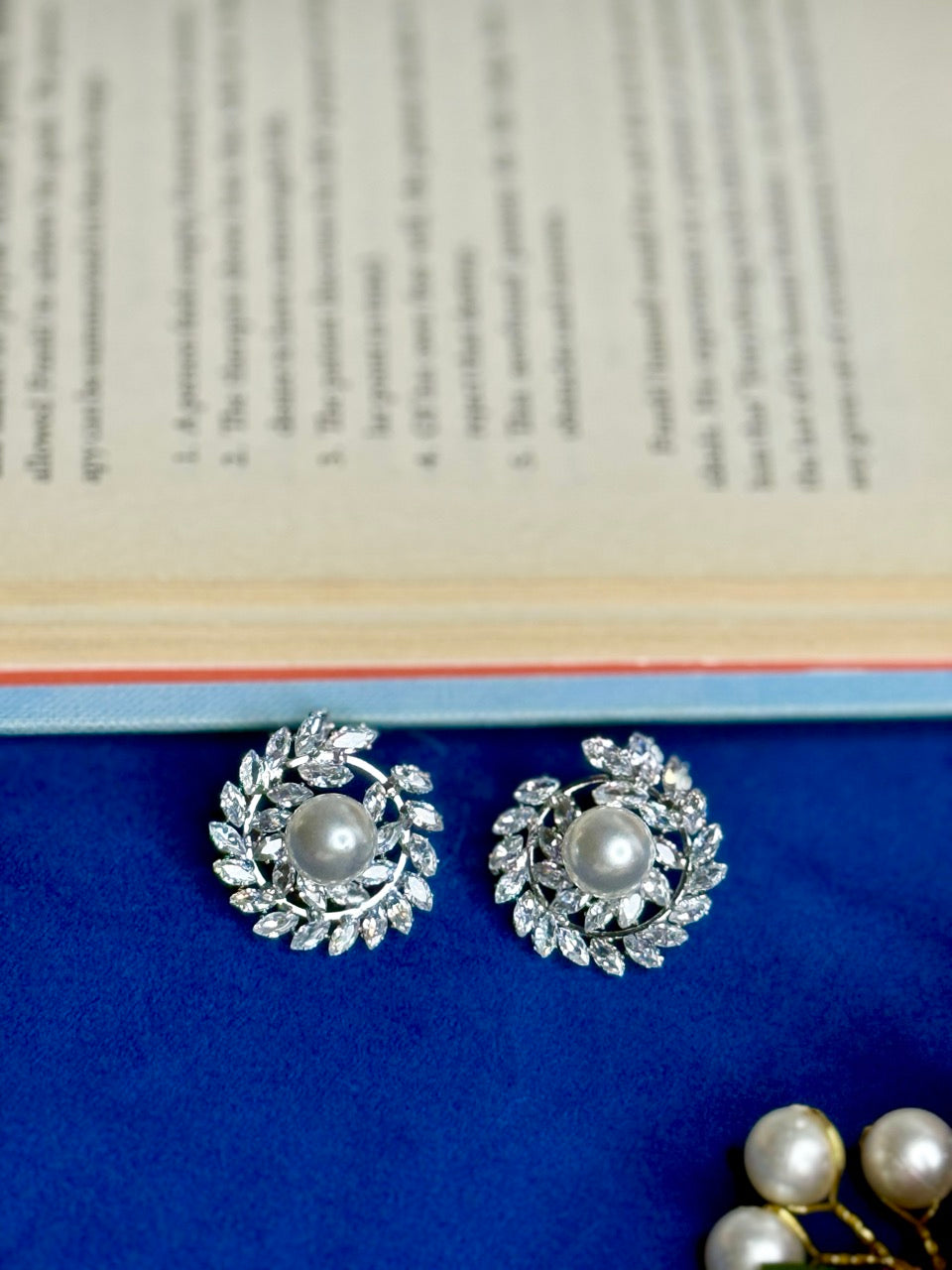 Silver Pearl Ivy Stud Earrings