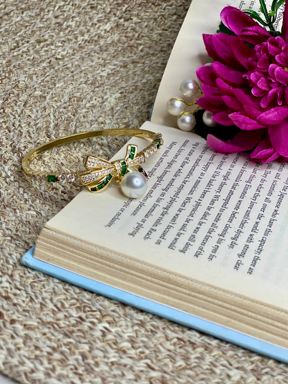Emerald Pearl Bow Bracelet