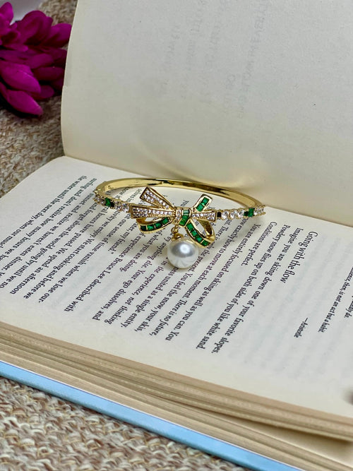 Emerald Pearl Bow Bracelet