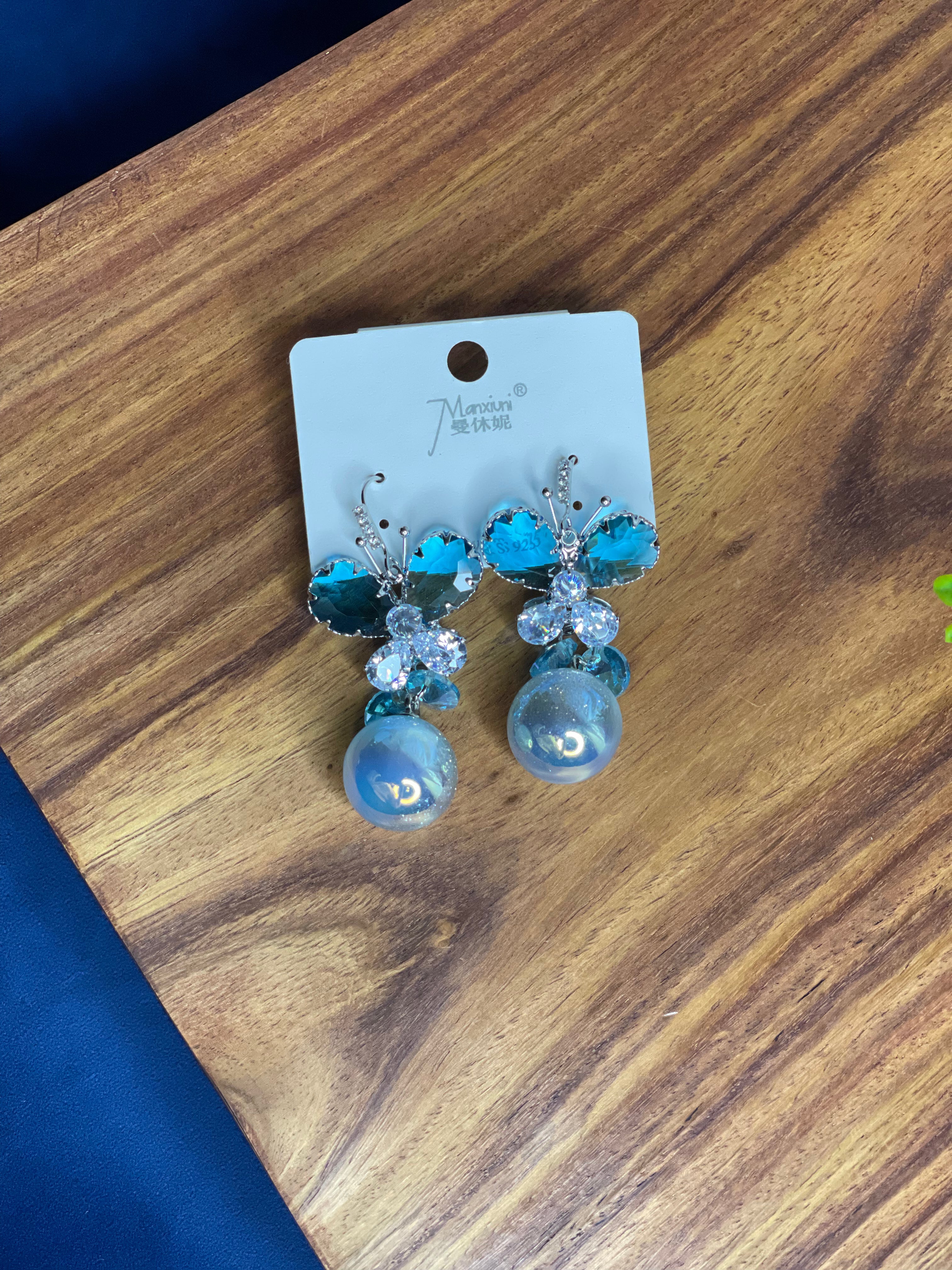 Blue Butterfly Pearl Necklace Set