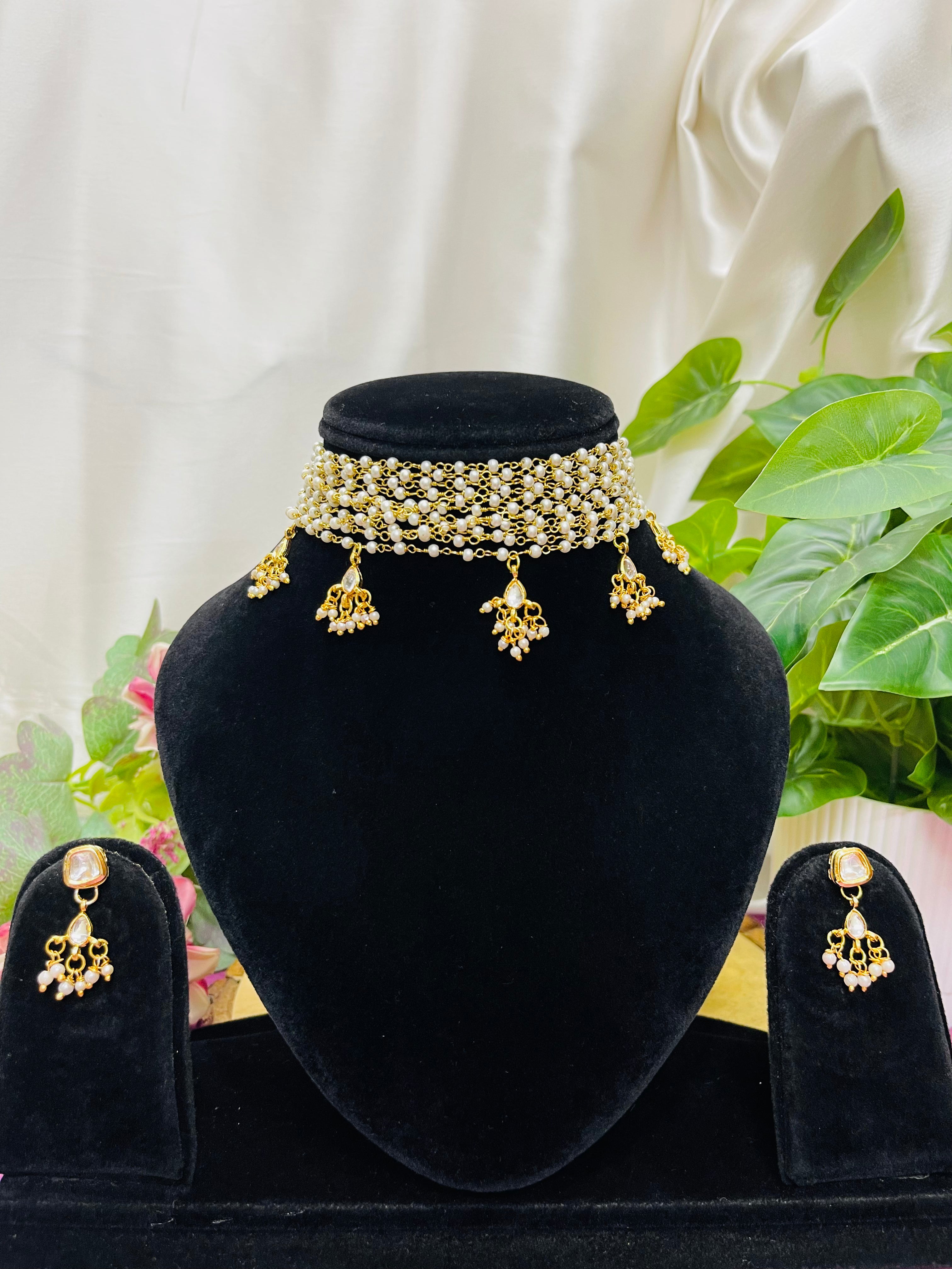 Pearl Aura Choker Set