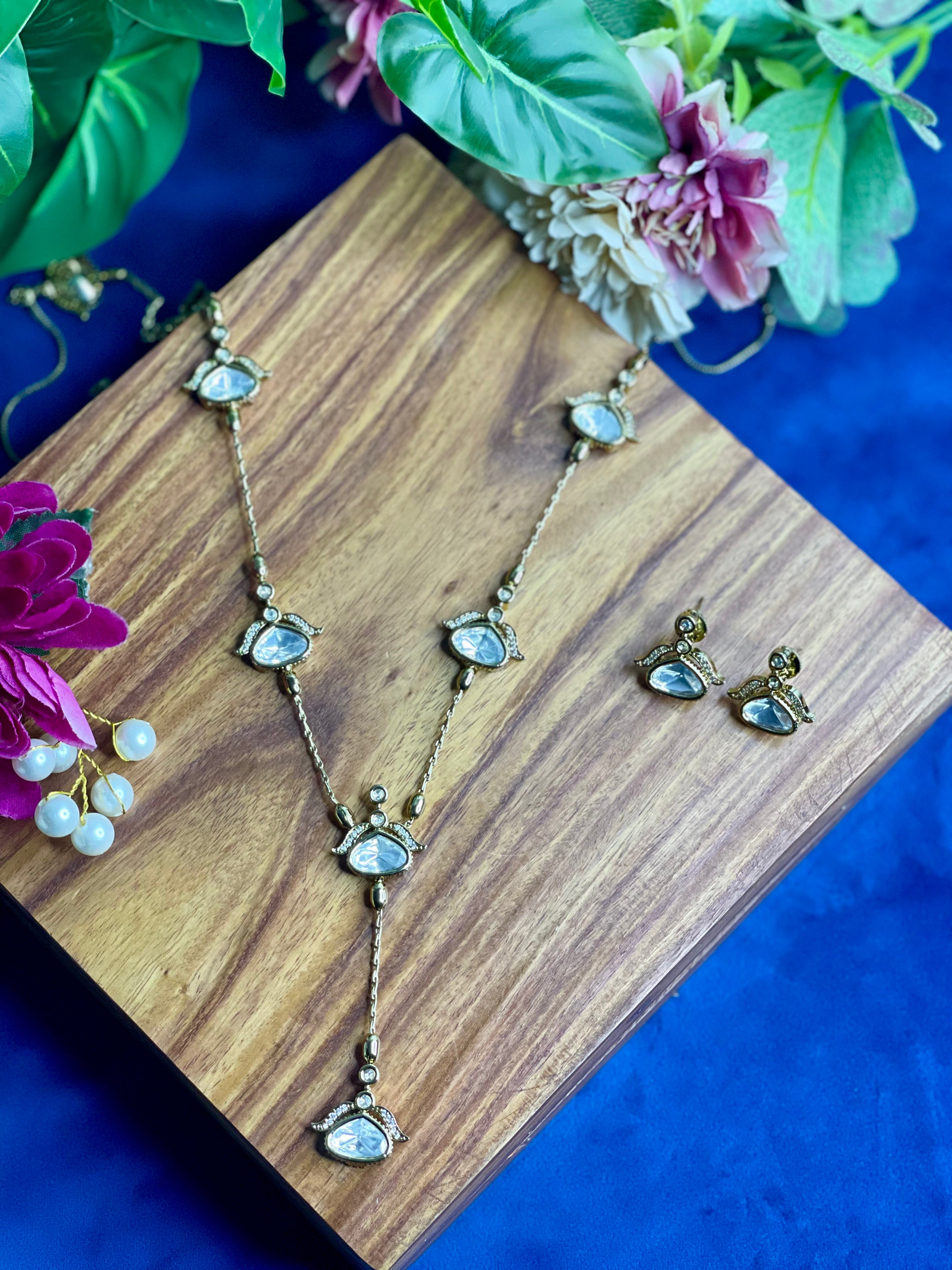 Gold Sheesh Mahal Kundan Necklace Set