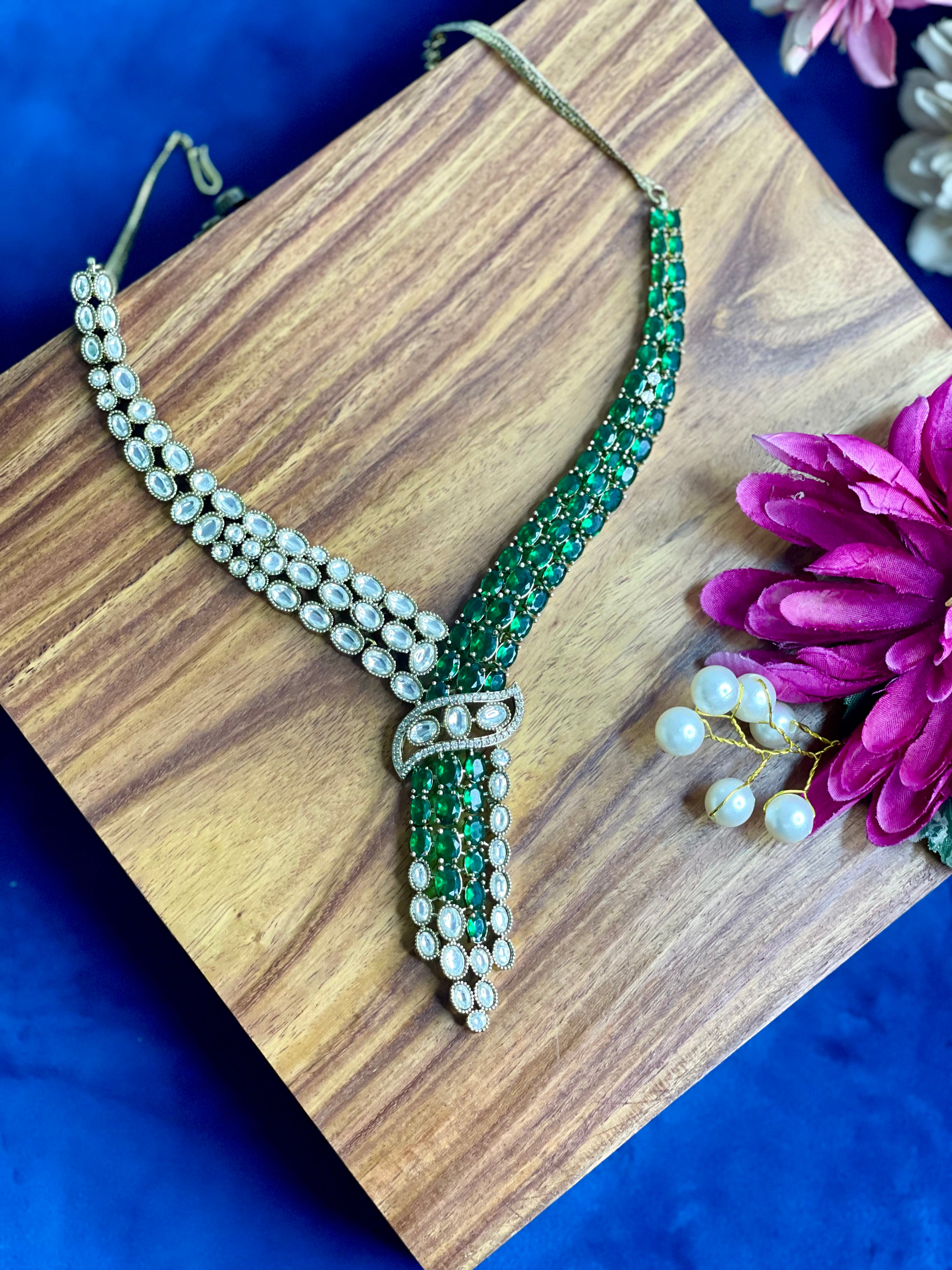 Emerald Royale Necklace Set