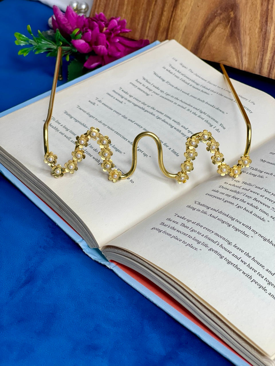 Golden Pearl Wave Statement Facelet