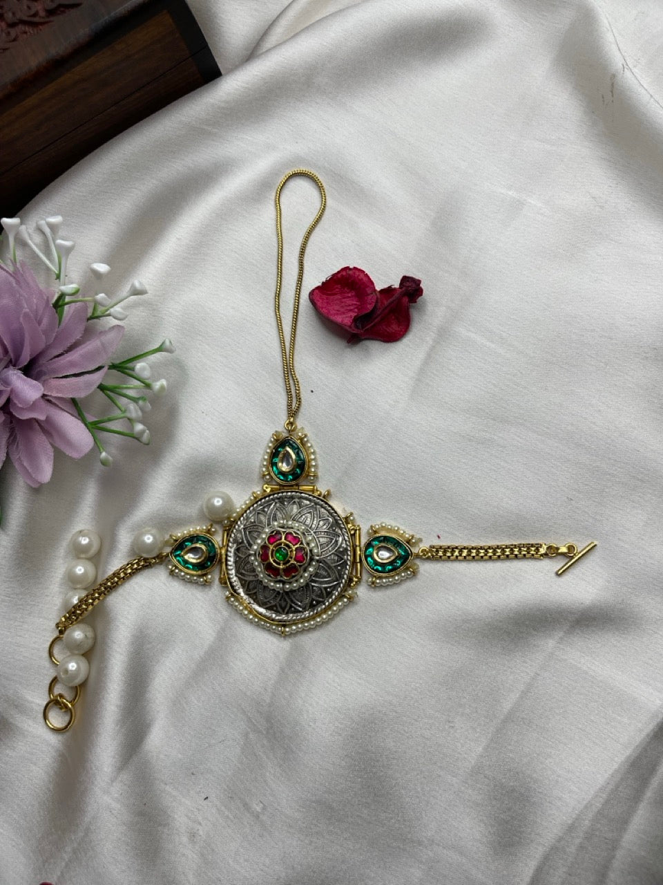 ⁠Emerald Rajwadi Fusion Hathphool
