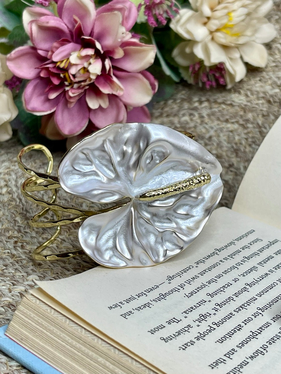Ivory Aura Turkish Handcuff