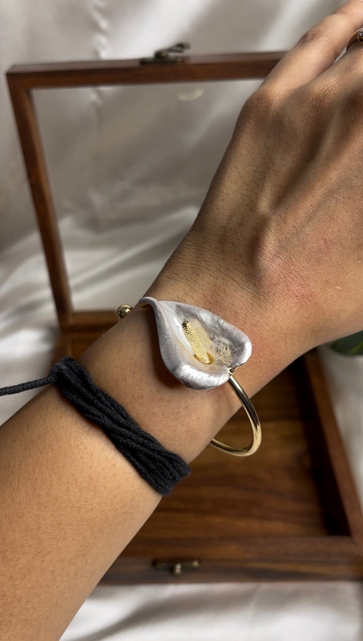Ivory Lily Turkish Handcuff