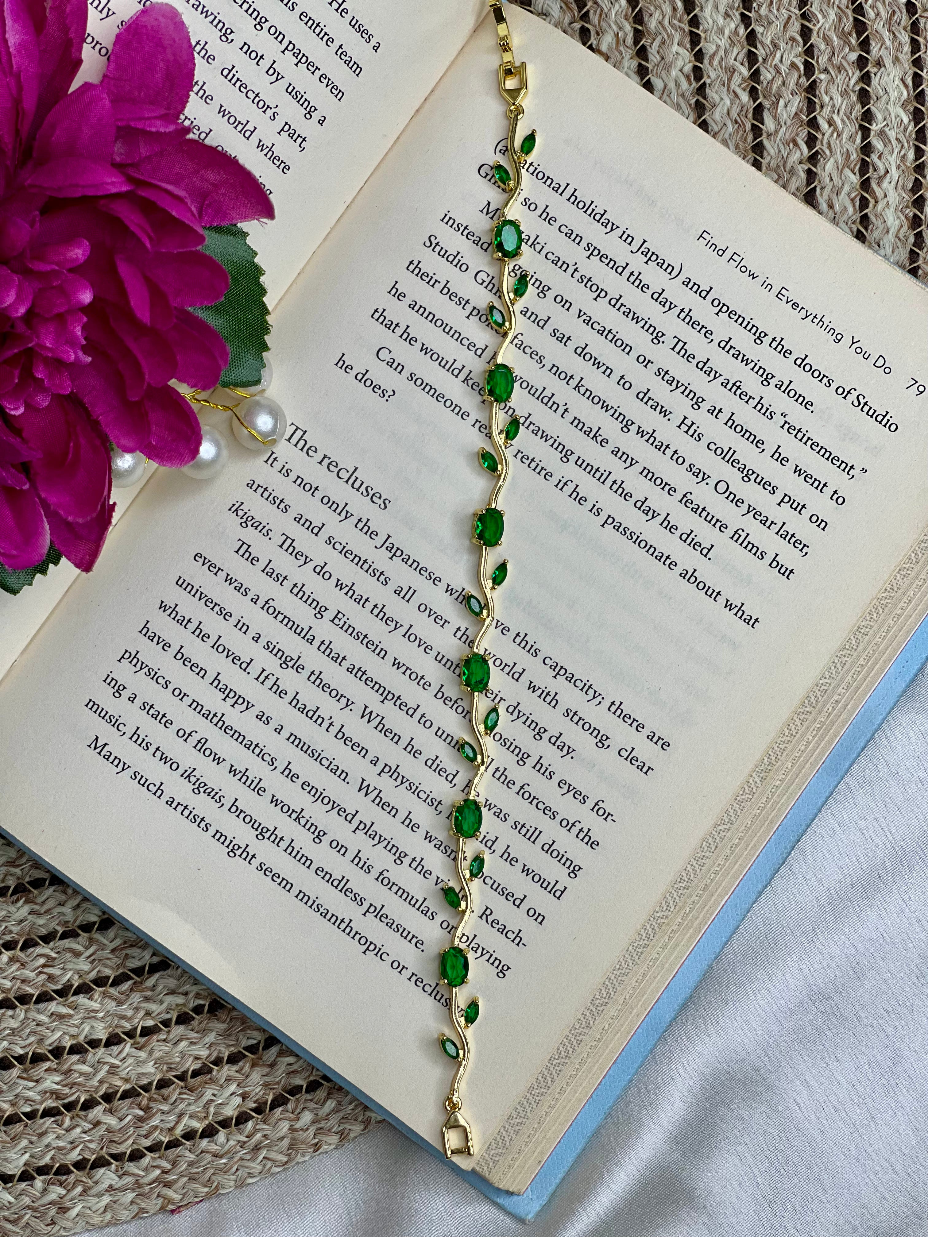 Green Floral Tulip Bracelet