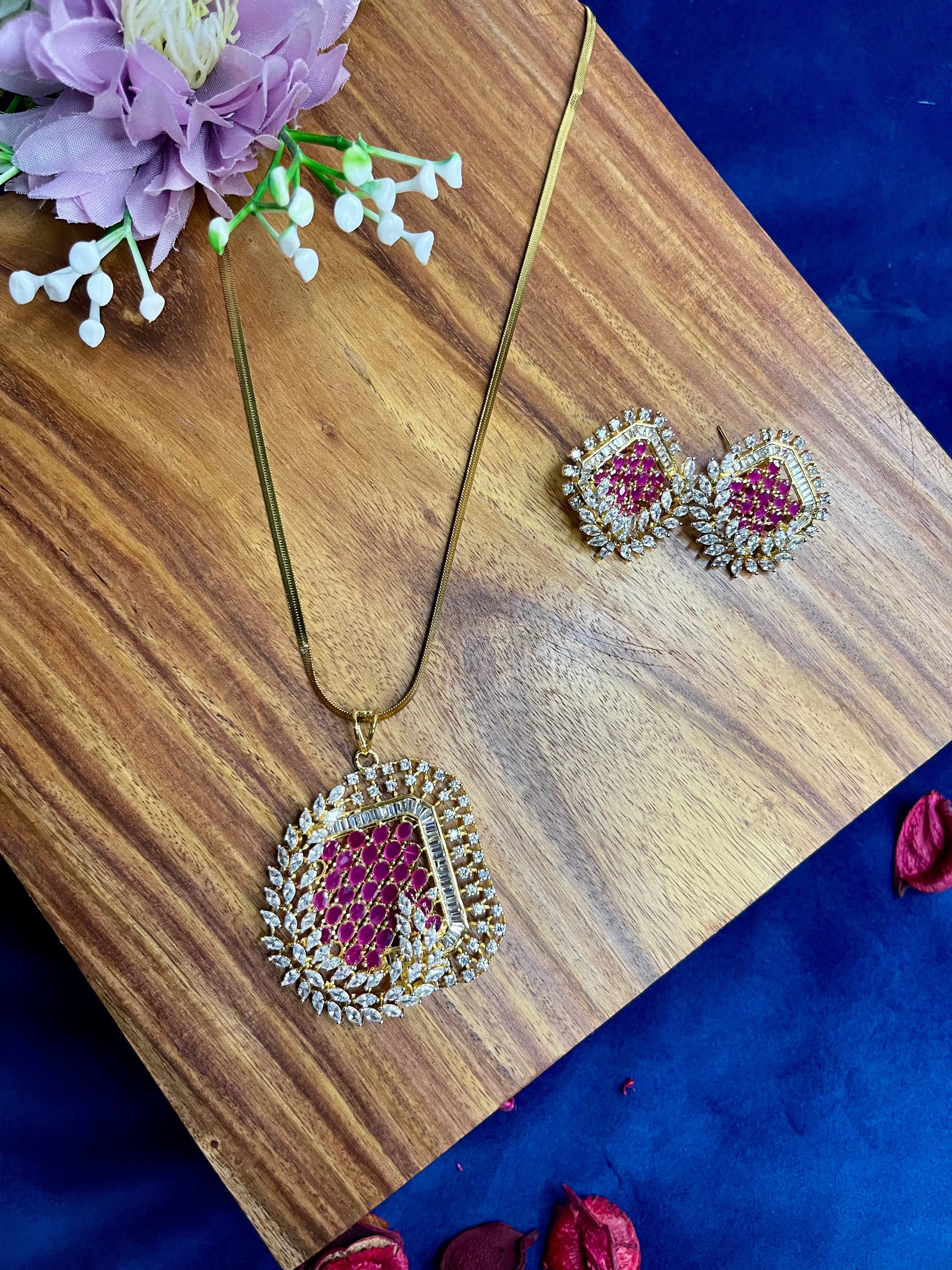 Ruby Rani Pendant Set